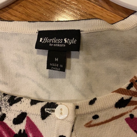Sz M Effortless Style Sweater - Picture 2 of 4